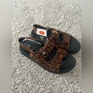 New With Tags - Leopard Print Kids Sandals - Art Class - Size 3